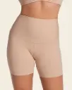 Short de control de abdomen y cintura que disimula la celulitis