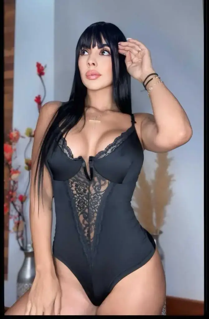 BODY REF SEN- 302 EN TELA VELO Y POLILICRA (NEGRO) COMPOSICIÓN ( 100% POLIÉSTER Y 95%ALGODÓN 5%SPANDEX )
