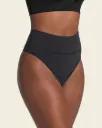 Tanga de compresión moderada tiro alto en SkinFuse / Leonisa