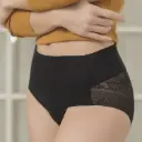 Braga reforzada, Efecto tanga / Naiara