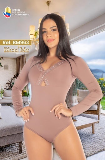 [058 -BM963 ] Body reductor con latex moda colombiana
Categoria: Body Boutique con látex interno  Marca: BLESS ME  Talla:
M  Color: Camel